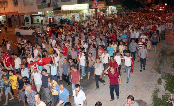 Alanya’da teröre tepki yürüyüşü 'Bizi tekrar askere alın' çağrısı
