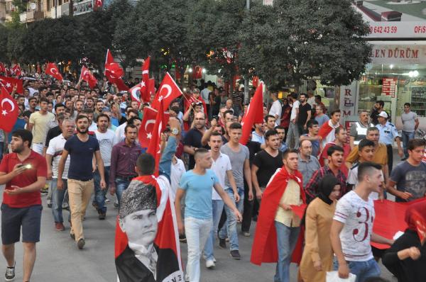İnegöl şehitler için yürüdü