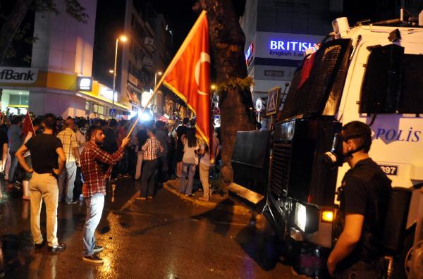 İzmit gece yarısı şehitler için ayağa kalktı ( 2)