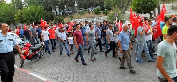 Bigadiç'te teröre lanet yağdı