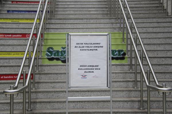 Paslanan zincirler Marmaray'da yürüyen merdivenleri durdurdu