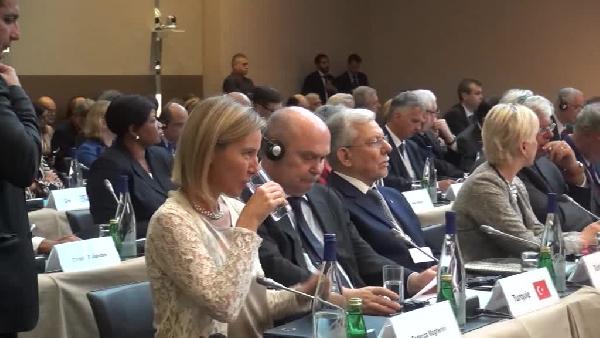 Dışişleri Bakanı Sinirlioğlu Paris’te konferansa katıldı
