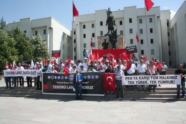 Nevşehir’de Memur-Sen üyelerinden terör protestosu