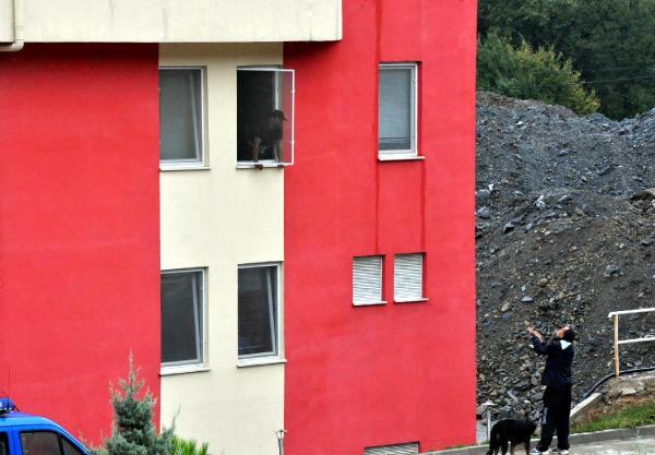 Maden mühendisi eski işyerine dinamitle girip müdürü rehin aldı