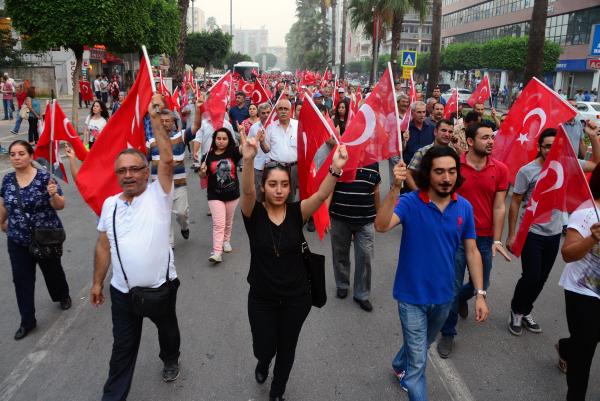 Adana'da 3 bin kişilik terör protestosu