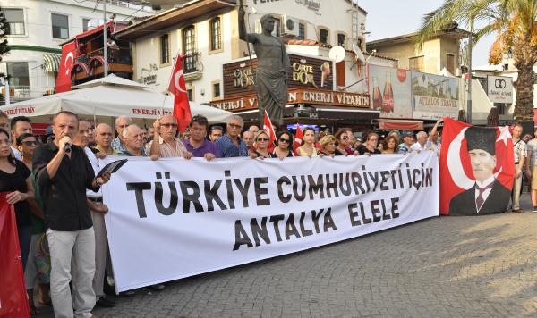 Antalya'da teröre tepki eylemleri