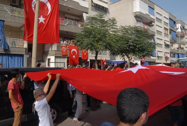 Şehit annesinden asker selamıyla veda