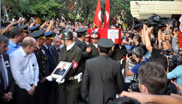 Turgutlu şehidini gözyaşlarıyla son yolculuğuna uğurladı