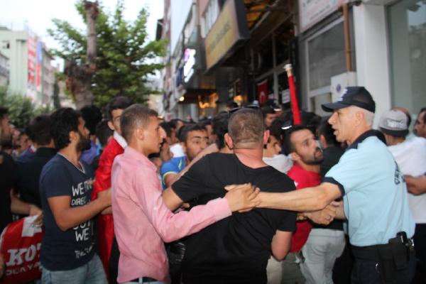 Amasya'da HDP il binasına saldırı