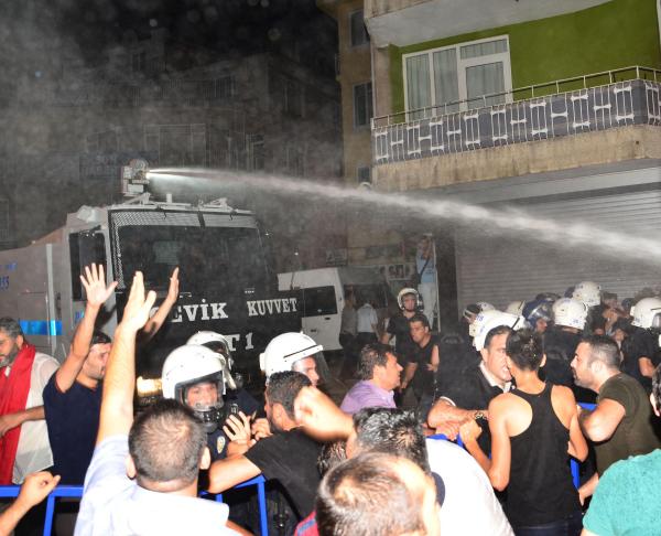 Denizli'de terör protesto edildi