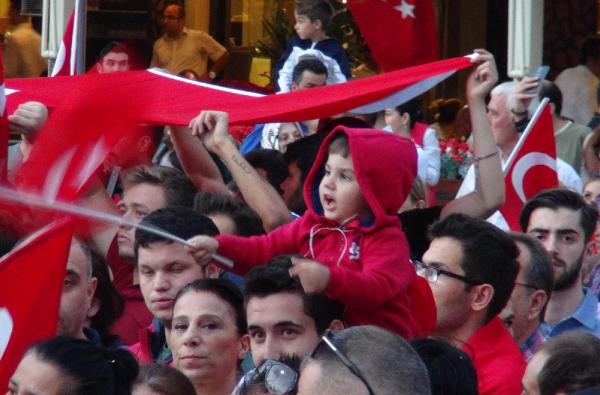 Bandırma'da terör protesto edildi