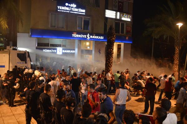 HDP binasına yürümek isteyen gruba polis müdahale etti (4)