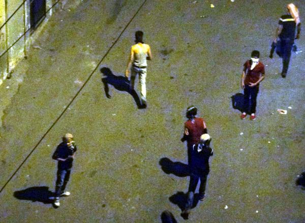 PKK sempatizanlarının gösterisinde ateş açıldı: 1 polis yaralı