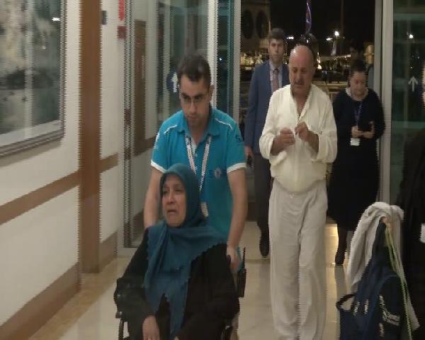 Oğullarının şehadet haberini Hac ziyaretinde öğrenen aile yurda döndü