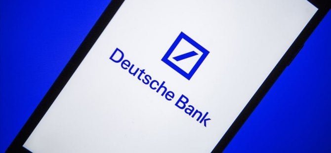 Deutsche Bank’ın kredi notu düşürüldü