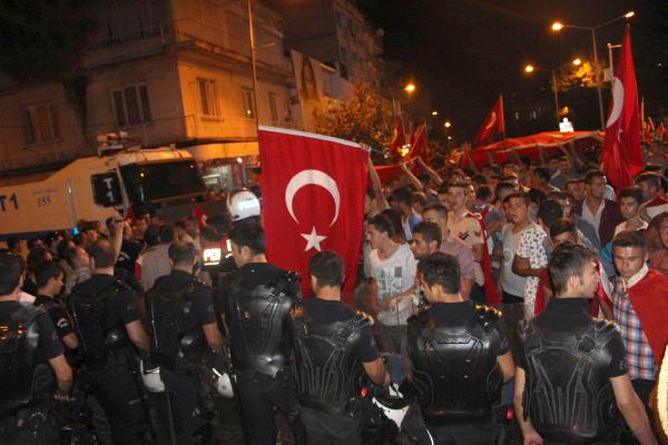 Bergama'da terör protestoları sürdü