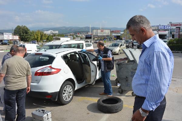 Otomobil alan sürücüye tuzak kurup, 35 bin lirasını çaldılar