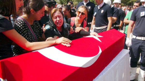 Şehit polis Mardin'den gözyaşlarıyla uğurlandı