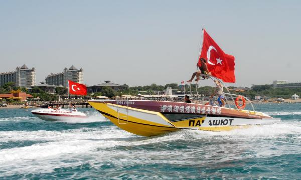 Sürat teknesi ve jet skilerle terör tepkisi