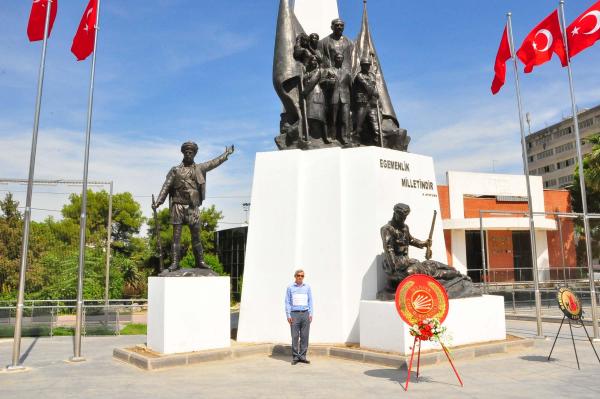 30 şehit için 1'er dakikalık saygı duruşunda bulundu