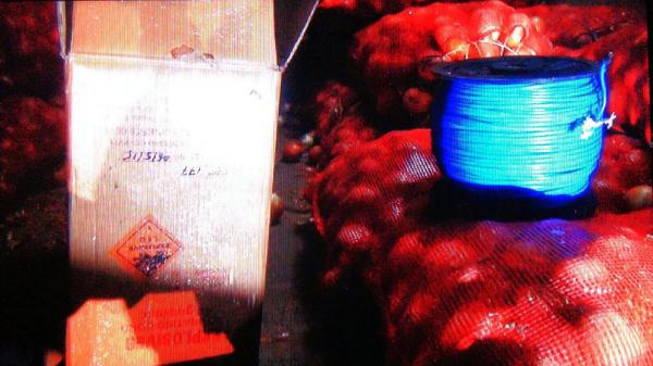 Şanlıurfa'ta soğan yüklü TIR’da plastik patlayıcı ele geçirildi