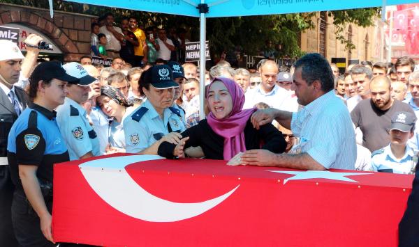 Şehit başkomiser Parlak, Kahramanmaraş'ta son yolculuğuna uğurlandı