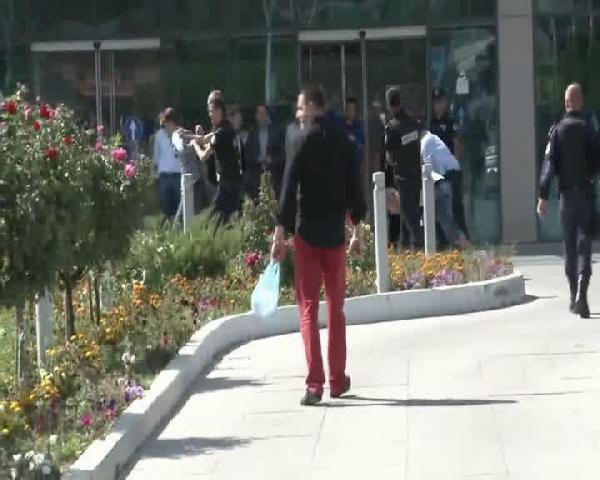 Kosova Başbakanı Mustafa'ya boyalı saldırı