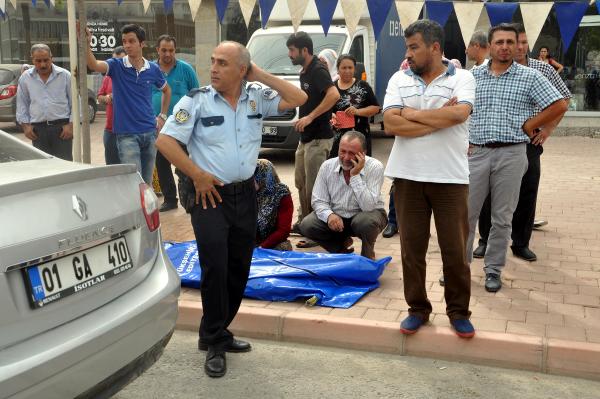 Kaza yapan otomobilden fırladı, başka otomobilin altında öldü