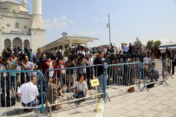 Şehit polisler Fehmi Şahin ve Ali Koç'u, Ankara'da devletin zirvesi uğurladı
