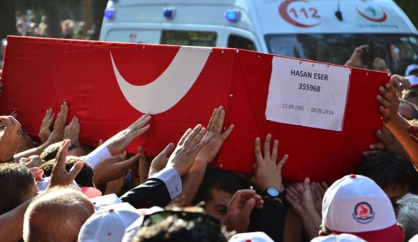 Şehit polis Hasan Eser'in cenazesi memleketi Denizli'de (2)