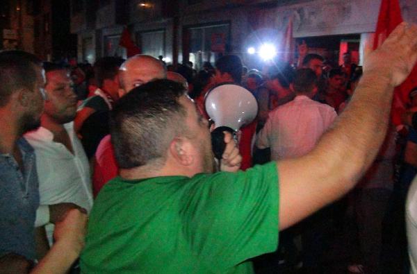 Sakarya'da HDP'ye yürümek isteyenlere polisten biber gazı ile müdahale