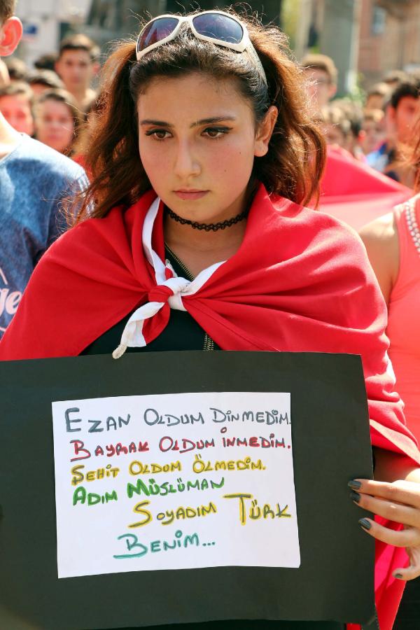 Zonguldak'ta gençler teröre karşı yürüdü