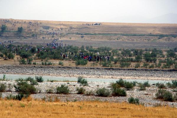 Silopi’de sınırı yüzerek geçen şoförlere ateş açtı: 4 yaralı