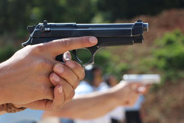 Polise hızlı silah atışı eğitimi