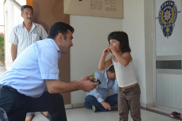 Emniyet önünde otobüsleri arızalanan 174 umut yolcusu yakalandı