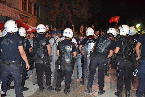 Yenişehir'de karşıt görüşlü grupların kavgasında 5 kişi yaralandı