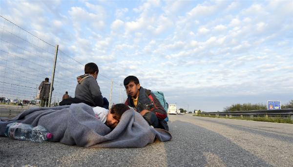Avusturya, Macaristan'a giden A4 otoyolunu kapattı