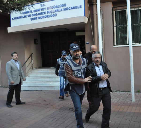 Uluslararası göçmen kaçakçılığı şebekesi üyesi 13 kişiye tahliye
