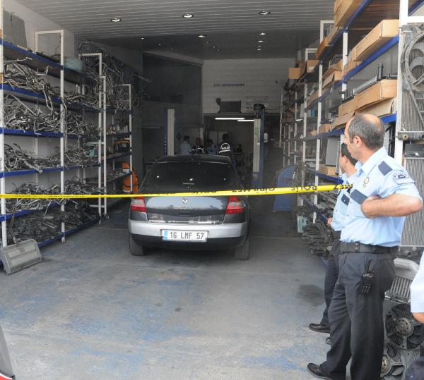 Bursa'da tartıştığı eski ortağını 28 bıçak darbesiyle öldürdü