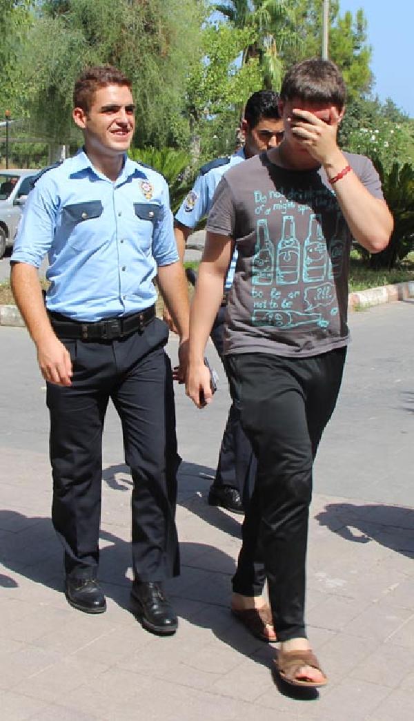 Rus hırsızlar kameraya yakalandı
