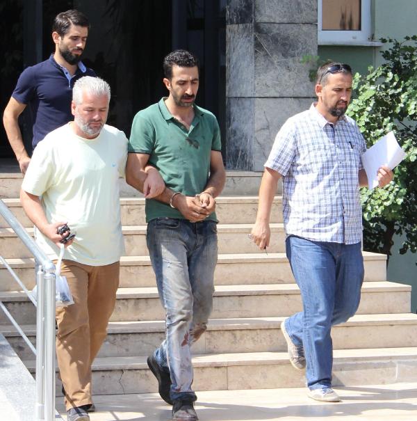 Bursa'da eski ortağını 28 bıçak darbesiyle öldürdü  (2)