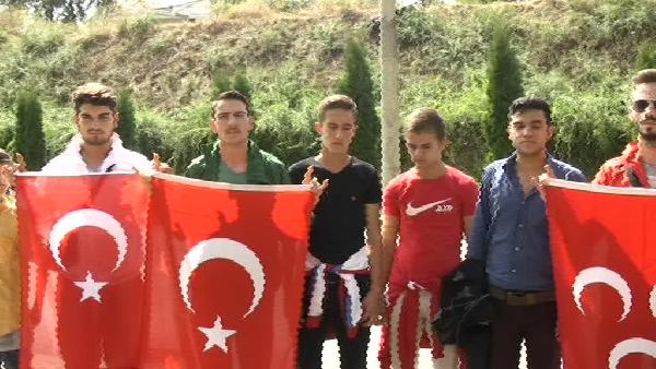 Üsküp’te şehitlere saygı, teröre lanet yürüyüşü