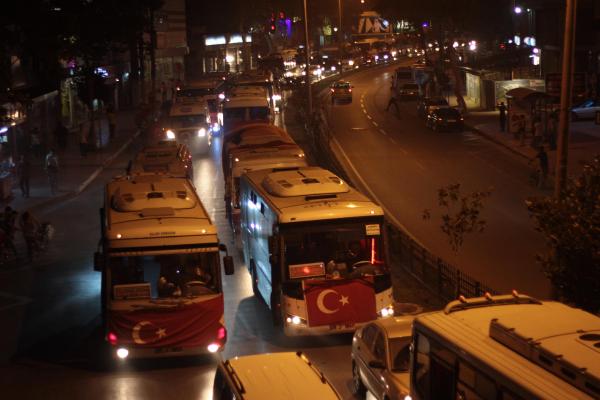Toplu taşıma araçlarından konvoylu terör protestosu