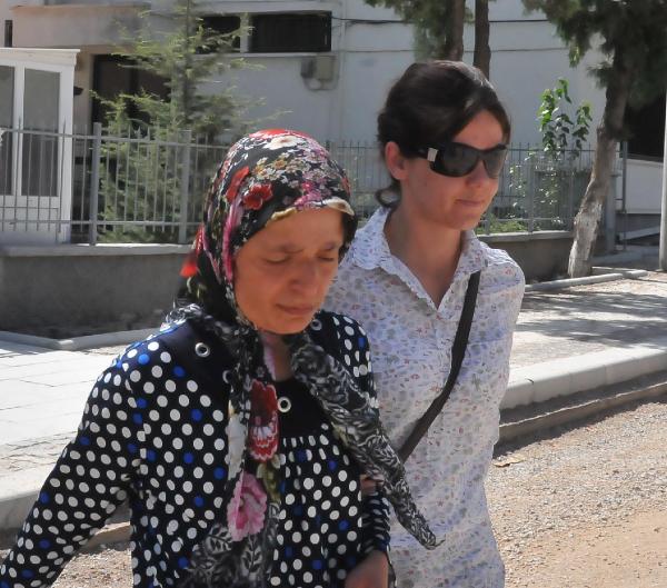Annesinin ağladığı için yere fırlattığı çocuk öldü