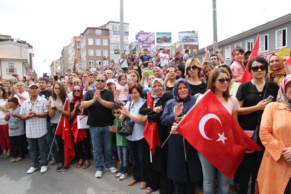 Dağlıca şehidi Astsubay Göçkün'ü, 10 bin kişi uğurladı (2)