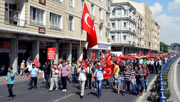 Şehit ailelerinden 'Teröre lanet, birliğe davet' mitingi (2)