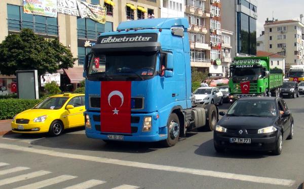 TIR sürücülerinden teröre tepki konvoyu