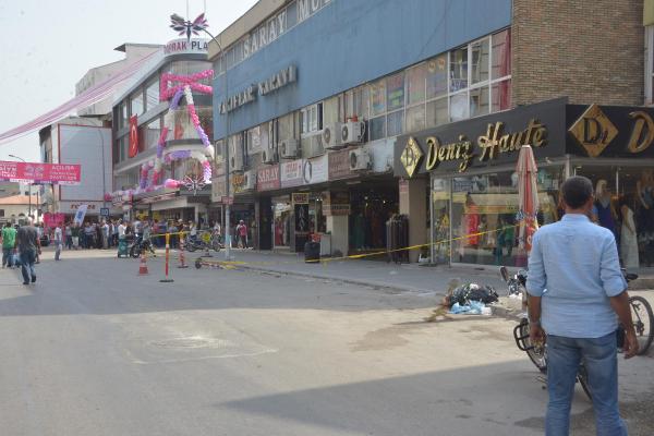 Taşıdığı bavulu kaldırımda bırakınca polisi peşine taktı