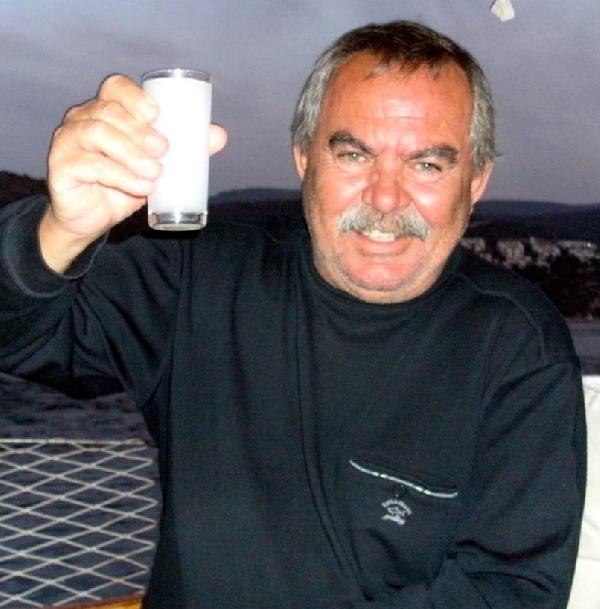 Doktor evinde ölü bulundu