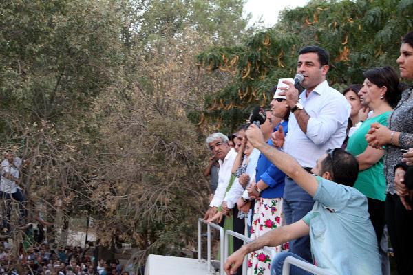 Sokağa çıkma yasağının kalktığı Cizre'de çatışmanın izleri (5)